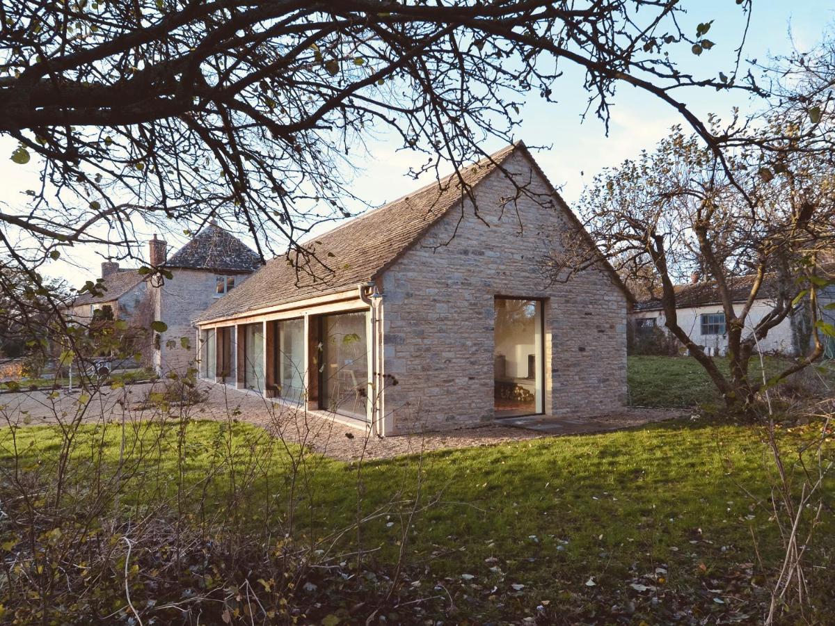 High Cogges Farm Holiday Cottages - The Cart Shed Уитни Экстерьер фото