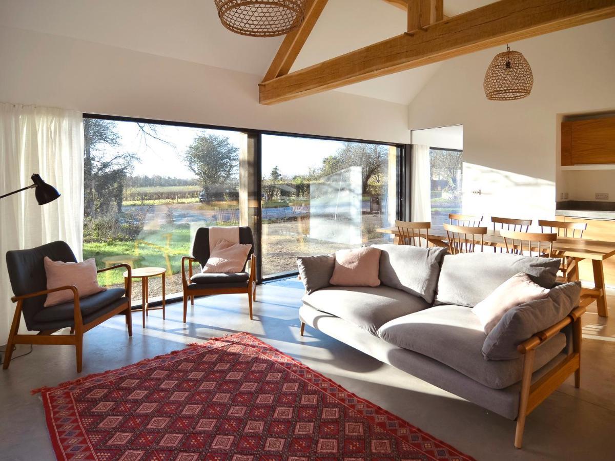 High Cogges Farm Holiday Cottages - The Cart Shed Уитни Экстерьер фото