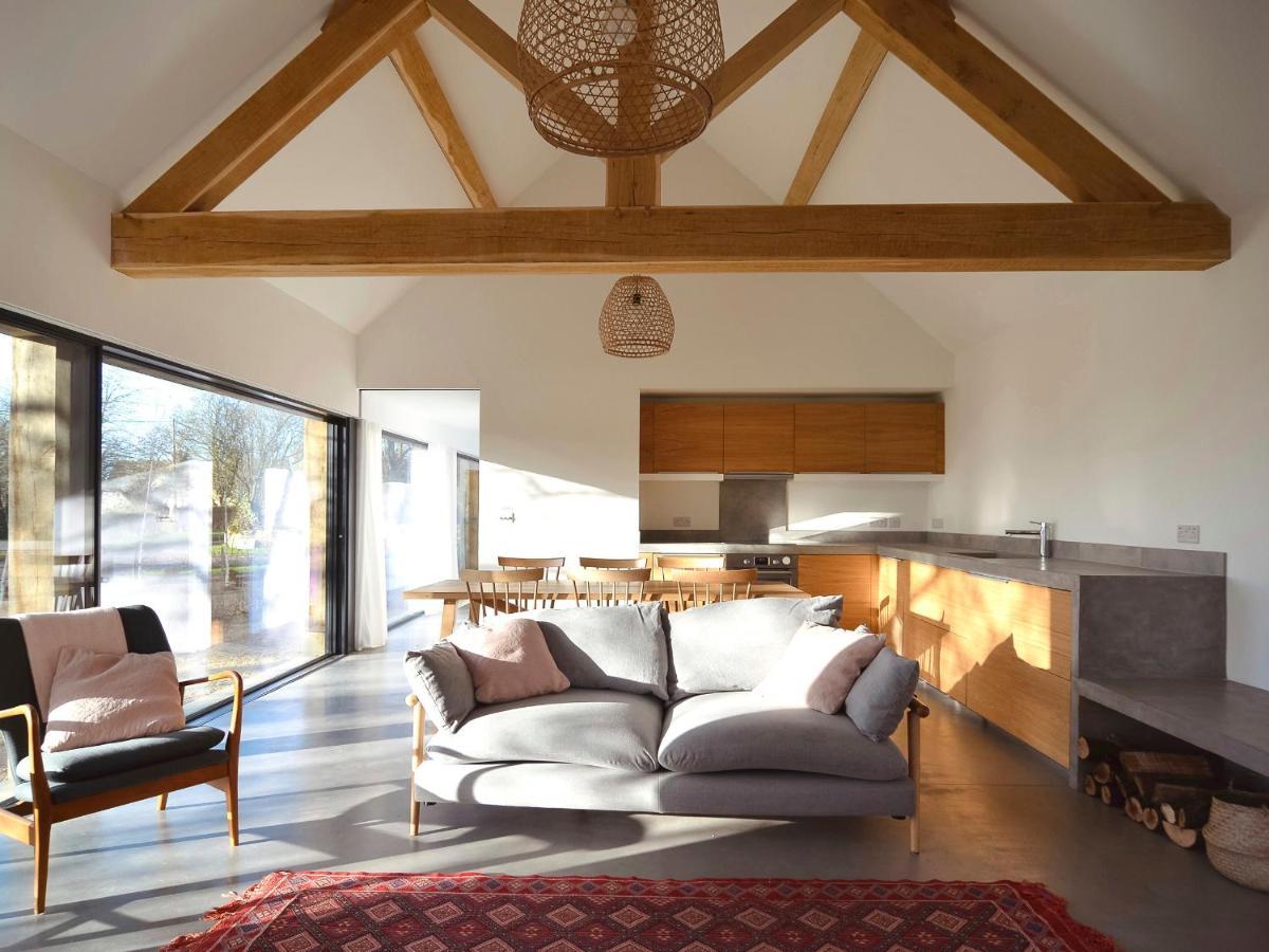 High Cogges Farm Holiday Cottages - The Cart Shed Уитни Экстерьер фото